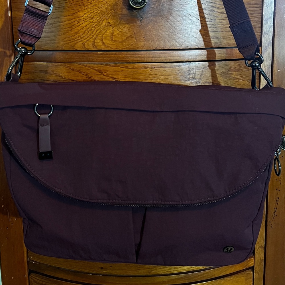 Lululemon crossbody large bag